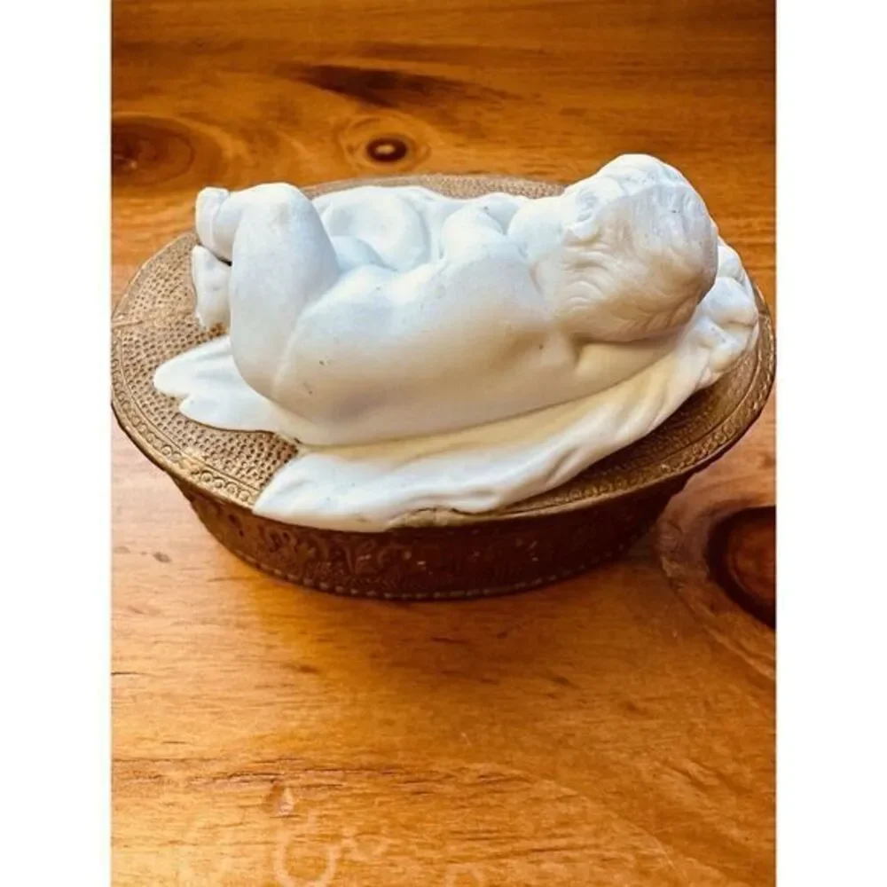 Vintage Sleeping Cherub On Fruit Basket Blanket‎ Porcelain Trinket Jewelry Box